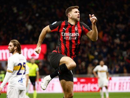 نيكلاس فولكروغ مهاجم ميلان يحتفل بهدفه في مرمى ليتشي في الدوري الإيطالي - 18 يناير 2026 - Reuters