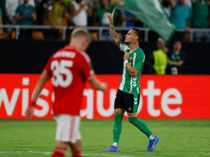 البرازيلي أنطوني يحتفل بهدفه في مباراة ريال بيتيس ونوتنغهام فورست بالدوري الأوروبي - 24 سبتمبر 2025 - Reuters