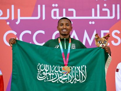 الملاكم السعودي زياد مجرشي يحتفل بذهبية دورة الألعاب الخليجية - 14 مايو 2026 - الشرق