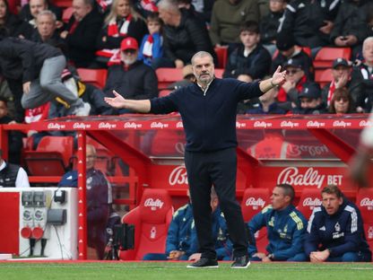 أنجي بوستيكوغلو مدرب نوتنغهام فورست خلال مواجهة تشيلسي - 18 أكتوبر 2025 - Reuters