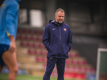 هانزي فليك خلال تدريب لبرشلونة - 27 فبراير 2026 - X/@FCBarcelona_es