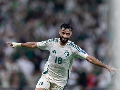احتفال صالح أبو الشامات جناح السعودية بتسجيل هدف في مرمى إندونيسيا بملحق تصفيات كأس العالم 2026 - 8 أكتوبر 2025 - X/@SaudiNT