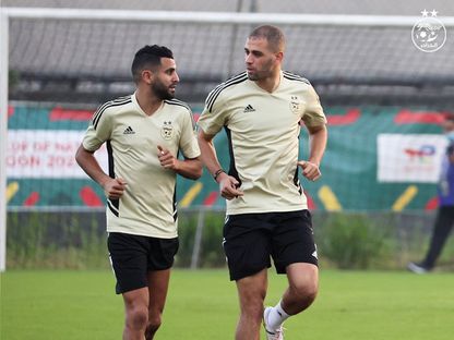 إسلام سليماني رفقة رياض محرز من تدريبات الجزائر أثناء كأس إفريقيا 2021 - 19 يناير 2022 - X/Lesverts.faf