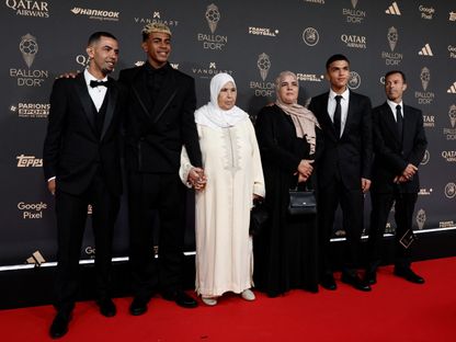 عائلة لامين يامال خلال حفل الكرة الذهبية - 23 سبتمبر 2025 - Reuters