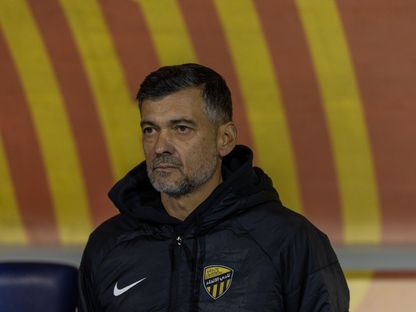 سيرجيو كونسيساو مدرب الاتحاد في مباراة القادسية بالدوري السعودي - 22 يناير 2026 - X/@aawsat_spt