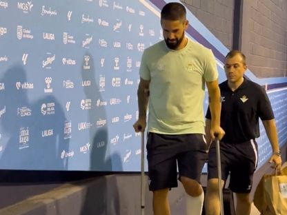 إيسكو ألاركون يتعرض لإصابة خلال مباراة ودية لريال بيتيس أمام ملقة - 9 أغسطس 2025 - x@fjbautista