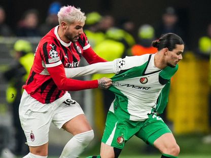 الظهير الأيسر الفرنسي ثيو هيرنانديز في ملعب سان سيرو 18-2-2025 - feyenoord/x