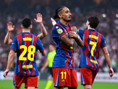 رافينيا مهاجم برشلونة يحتفل بهدفه الأول أمام أتلتيك بلباو في كأس السوبر الإسبانية - 7 يناير 2026 - Reuters