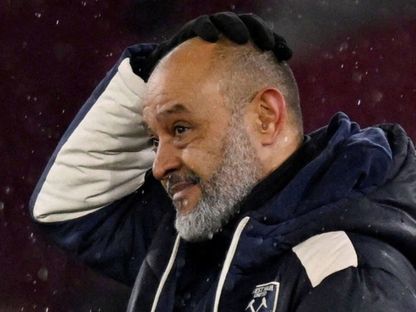 حسرة نونو سانتو بعد خسارة وست هام يونايتد أمام نوتنغهام فورست في الدوري الإنجليزي - 6 يناير 2026 - Reuters