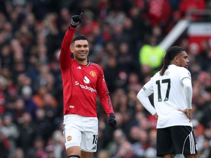 كاسيميرو لاعب مانشستر يونايتد يحتفل بهدفه في مرمى فولهام في الدوري الإنجليزي الممتاز - 1 فبراير 2206 - Reuters