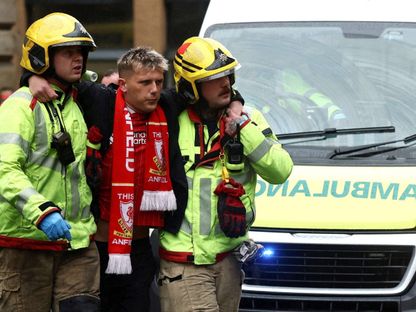 مشجع ليفربول يتعرض لإصابة أثناء احتفالات النادي بلقب الدوري الإنجليزي 26-5-2025 - Reuters