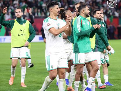 بغداد بونجاح ورياض محرز بعد فوز الجزائر على بوركينافاسو بكأس أمم إفريقيا - 28 ديسمبر 2026 - FB/Équipe d'Algérie de football