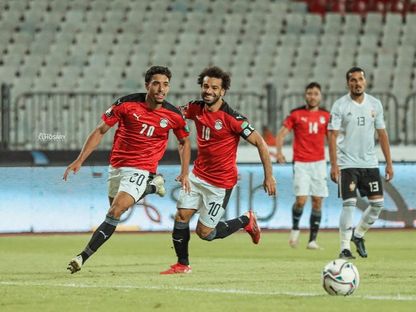 عمر مرموش يحتفل بهدف مع منتخب مصر برفقة محمد صلاح - omarmarmoush7 instagram