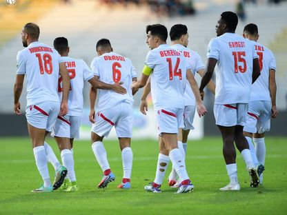 لاعبو اتحاد العاصمة في مباراة شباب قسنطينة بالدوري الجزائري - 4 أكتوبر 2025 - FB/@USM Alger