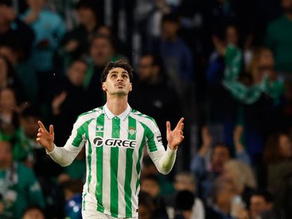 أتلتيكو مدريد يعزز خط وسطه بالأميركي كاردوسو بعقد حتى 2030