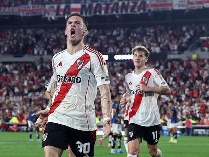 فرحة لاعب ريفر بلايت الأرجنتيني فرانكو ماستانتونو بهدفه في مرمى إنديبنديتي ديل فالي - 15 مايو 2025 - Reuters