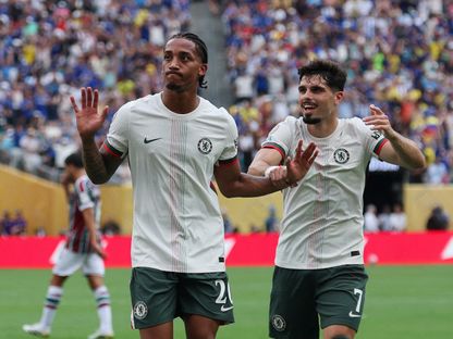 جواو بيدرو رفقة زميله بيدرو نيتو بعد تسجيل الهدف الأول لتشيلسي ضد فلومينينسي بكأس العالم للأندية - 8 يوليو 2025 - Reuters
