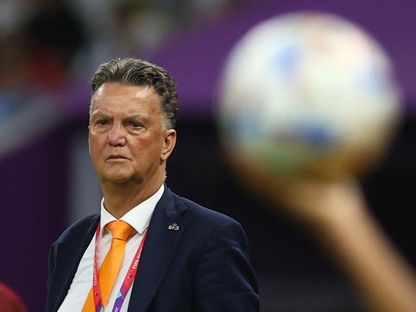مدرب هولندا لويس فان غال خلال ربع النهائي ضد الأرجنتين في كأس العالم 2022 - 9 ديسمبر 2022 - Reuters