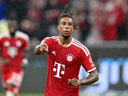 مايكل أوليس يحتفل بهدفه في مباراة بايرن ميونيخ وشتوتغارت بالدوري الألماني - 28 أغسطس 2026 - Reuters