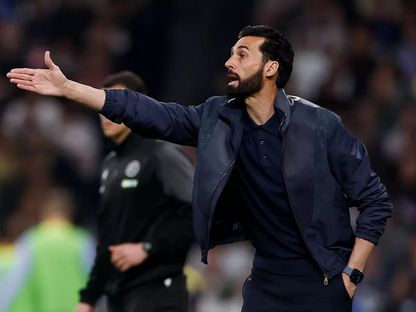 مدرب ريال مدريد ألفارو أربيلوا خلال مباراة ضد أتلتيكو مدريد - 22 مارس 2026 - realmadrid.com