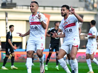 ناصر منسي مهاجم الزمالك يحتفل مع نبيل عماد "دونجا" بهدف الزمالك أمام الجونة بالدوري المصري - 27 يناير 2025 - x@ZSCOfficial