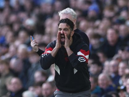 مدرب مانشستر يونايتد روبن أموريم خلال مباراة ضد إيفرتون في الدوري الإنجليزي الممتاز - 22 فبراير 2025 - Reuters