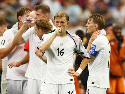 لاعبو منتخب النرويج خلال استراحة شرب الماء بمباراة كوت ديفوار في كأس العالم 2026 - 30 يونيو 2026 - Reuters