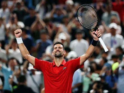 نوفاك دجوكوفيتش يحتفل بفوزه على خاومي مونار في بطولة شنغهاي للأساتذة للتنس - 7 أكتوبر 2025 - Reuters