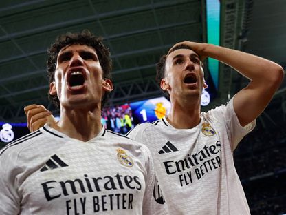 خاكوبو رامون وخيسوس فاييخو يحتفلان بفوز ريال مدريد القاتل أمام مايوركا بالدوري الإسباني - 15 مايو 2025 - Reuters