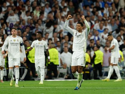 جود بيلينغهام لاعب ريال مدريد يحتفل بعد تسجيله هدفاً في شباك يوفنتوس - 22 أكتوبر 2025 - REUTERS