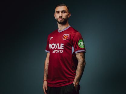 فالنتين تاتي كاستيلانوس لاعب وست هام يونايتد الجديد بعد توقيع عقده مع الفريق الإنجليزي - 5 يناير 2026 - X/@WestHam