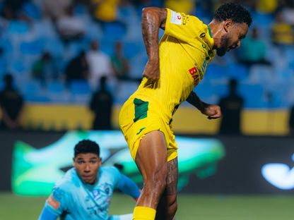جوشوا كينغ لحظة تسجيل هدف الخليج الرائع في مرمى الفيحاء بالدوري السعودي - 15 أكتوبر 2026 - X/@Khaleejclub