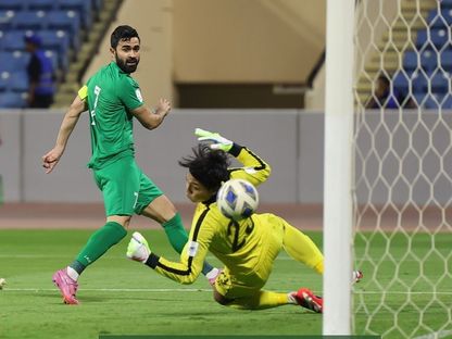 عمر خريبين مهاجم سوريا لحظة تسجيل هدف في مرمى ميانمار بتصفيات كأس آسيا 2027 - 9 أكتوبر 2025 - FB/@SFA
