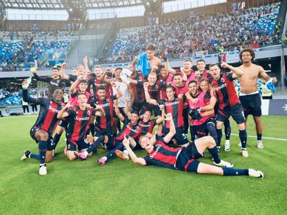 احتفال لاعبي بولونيا بالفوز على نابولي في الدوري الإيطالي - 11 مايو 2024 - X/Bolognafc1909