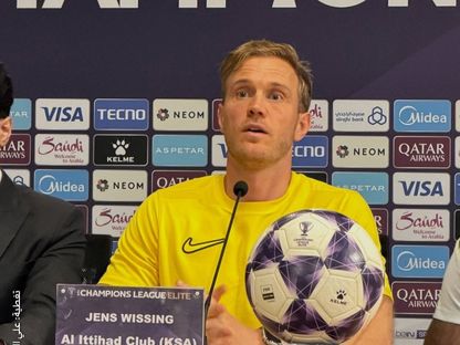 ينز فيسينغ مدرب الاتحاد السعودي في مؤتمر صحفي قبل مباراة شباب الأهلي في دوري أبطال آسيا للنخبة - 12 أكتوبر 2026 - X/aawsat_spt
