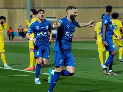 كريم بنزيما يحتفل بهدفه في مباراة الحزم والهلال بالدوري السعودي - 2 مايو 2026 - X/Alhilal_FC