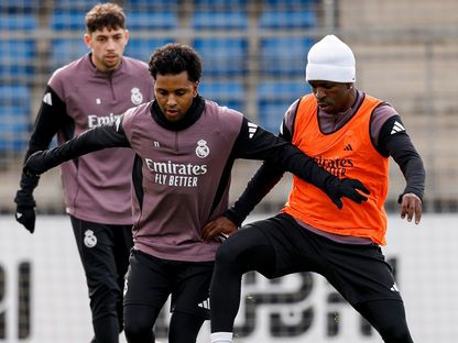 فينيسيوس ورودريغو وفالفيردي في تدريبات ريال مدريد قبل مواجهة ريال بيتيس في الليغا - 3 يناير 2026 - X@realmadrid