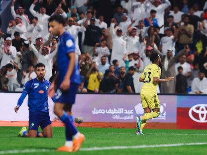 احتفال أيمن يحيى لاعب النصر بتسجيل هدف في مرمى الفتح بالدوري السعودي - 14 فبراير 2026 - X/@AlNassrFC