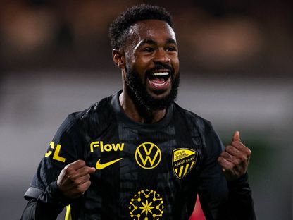 احتفال مهند الشنقيطي لاعب الاتحاد بتسجيل هدف في مرمى ضمك بالدوري السعودي - 13 يناير 2026 - X/@@ittihad