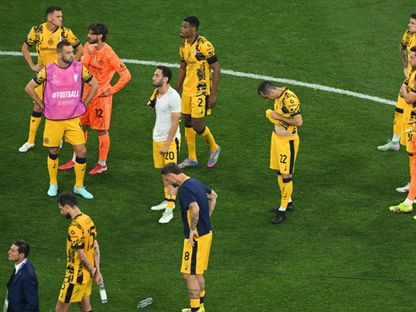 حسرة نجوم إنتر ميلان بعد الخسارة من باريس سان جيرمان في نهائي دوري أبطال أوروبا 2025 - Reuters