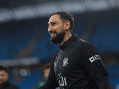 حارس مرمى مانشستر سيتي جيانلويجي دوناروما خلال الإحماء قبل مباراة ضد ليفربول - 9 نوفمبر 2025 - Action Images via Reuters