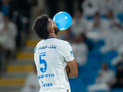 علي البليهي مدافع الهلال يحتفل بتسجيل هدف في مرمى الخلود بالدوري السعودي - 11 أبريل 2024 - X/@SPL