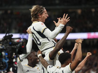 لوكا مودريتش بعد تسجيله هدفاً لريال مدريد في مرمى إشبيلية على ملعب "سانتياغو برنابيو" - 25 فبراير 2024 - Reuters
