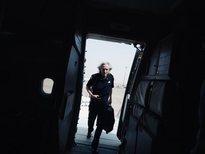 جورجي جيسوس مدرب النصر أثناء السفر لدبي لمواجهة الوصل بدوري أبطال آسيا 2 - 18 أبريل 2026 - X@AlNassrFC