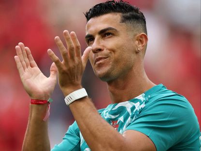 كريستيانو رونالدو يحيى الجمهور قبل مواجهة البرتغال وكرواتيا في كأس العالم - 3 يوليو 2026 - X/@selecaoportugal