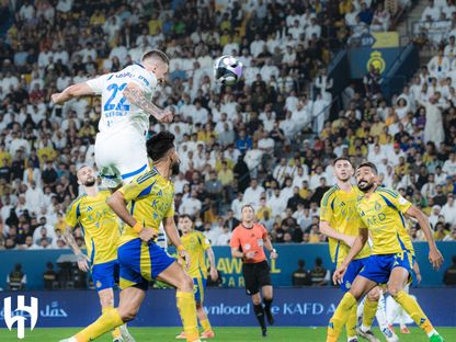 سيرجي سافيتش لحظة تسجيل هدف الهلال في مرمى النصر بديربي الرياض في الدوري السعودي - 1 نوفمبر 2024 - X/@SPL