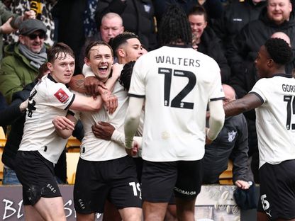 لاعبو بورت فيل يحتفلون بالفوز على سندرلاند في كأس الاتحاد الإنجليزي - 8 مارس 2026 - Reuters