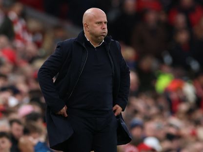 هل مستقبل آرني سلوت على المحك في ليفربول؟ حتى الآن ليس بعد