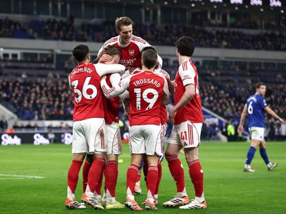 لاعبو أرسنال يحتفلون بهدف فيكتور غيوكيريس أمام إيفرتون في الدوري الإنجليزي - 20 ديسمبر 2025 - Reuters