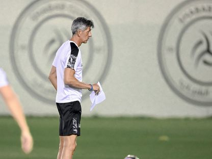 إيمانول ألغاوسيل مدرب الشباب في حصة تدريبية - 31 أكتوبر 2025 - AlShababSaudiFC